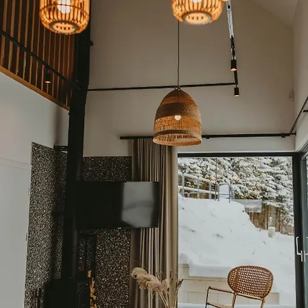 Z Gorki Na Pazurki Holiday home Falsztyn